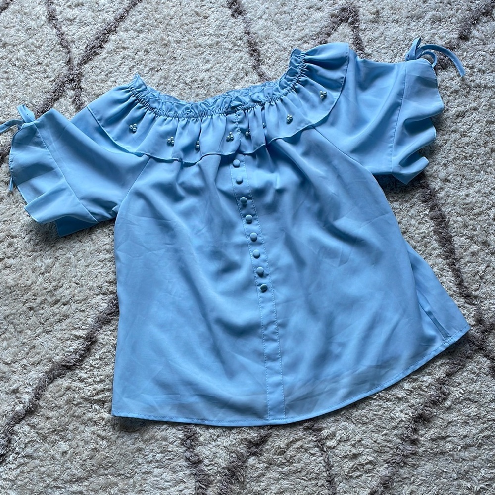 ✨Baby Blue Top✨